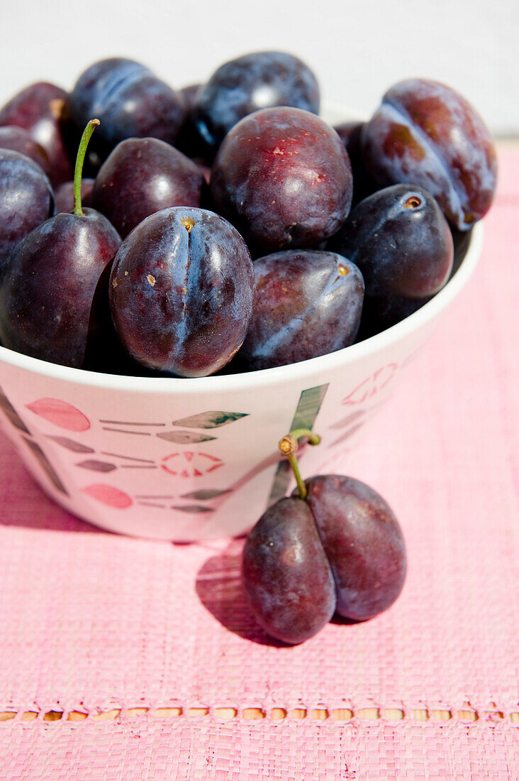 Bowl of plums, Fruit