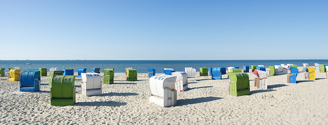 Colourful beachchairs on the beach, Wyk, Foehr, North Frisian Islands, Schleswig-Holstein, Germany, Europe