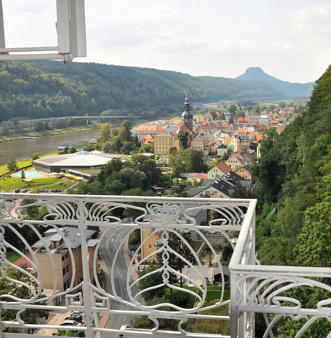 Blick vom Historischen Aufzug auf die Stadt Bad Schandau, Sächsische Schweiz, Sachsen, Deutschland, Europa