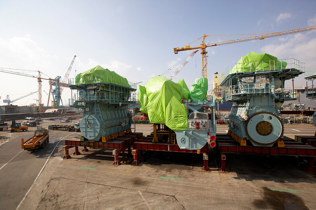 MAN two-stroke ship's engine, modular production at the largest shipyard in the world Hyundai Heavy Industries, HHI, in Ulsan, South Korea, Asia