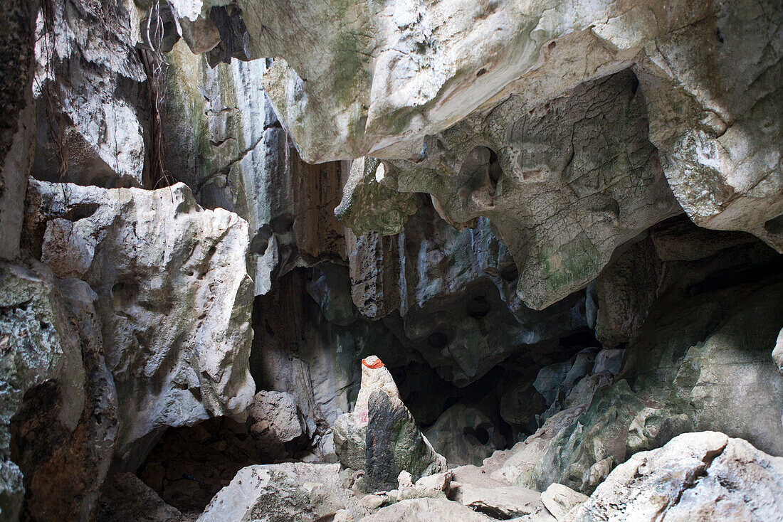 Höhle in der Provinz Kampot, Kambodscha, Asien