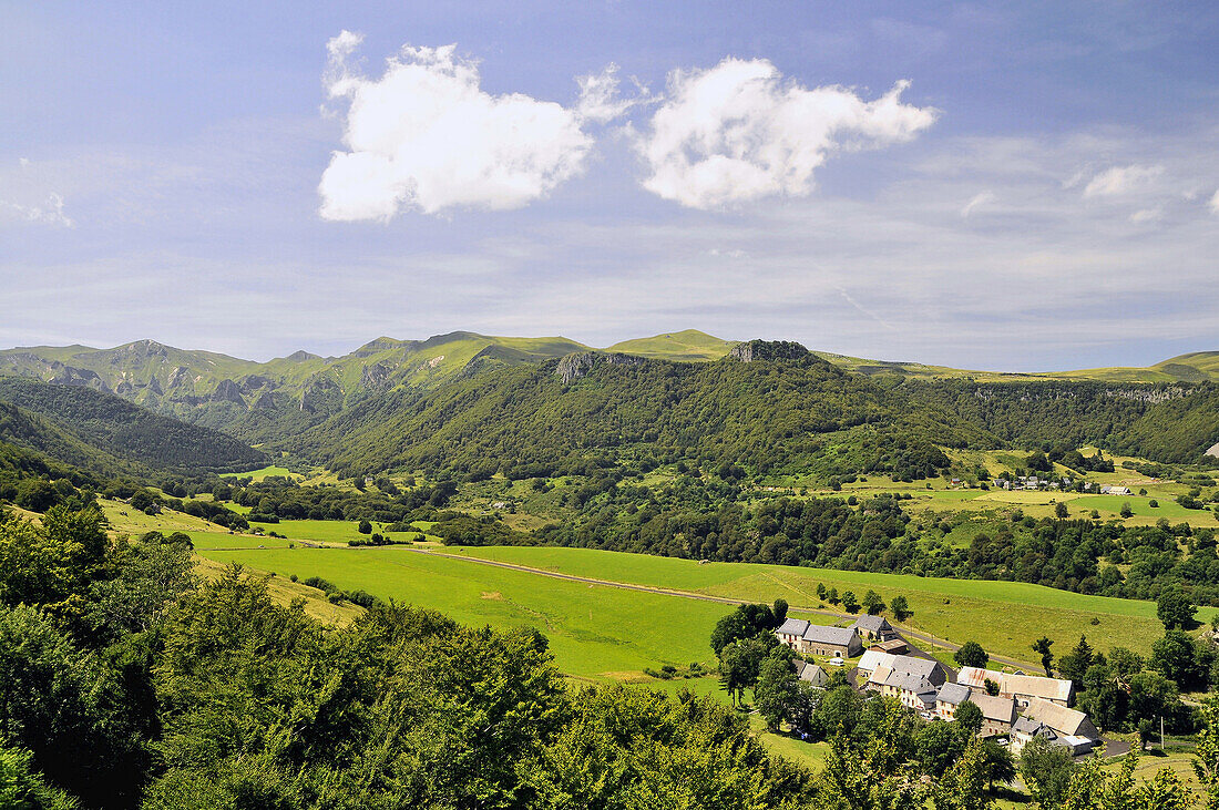 Blick in die Monts Dore, Vulkan Auvergne, Frankreich, Europa