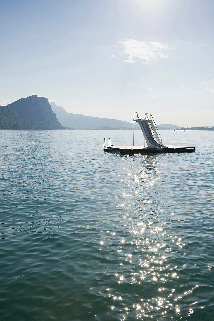 Wasserrutsche auf dem Vierwaldstättersee, Kanton Luzern, Schweiz, Europa