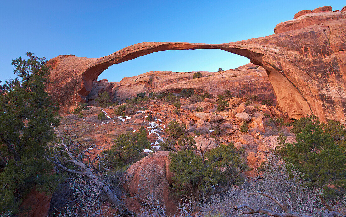 Sunrise at Landscape Arch, Devils Garden, Arches National Park, Utah, USA, America