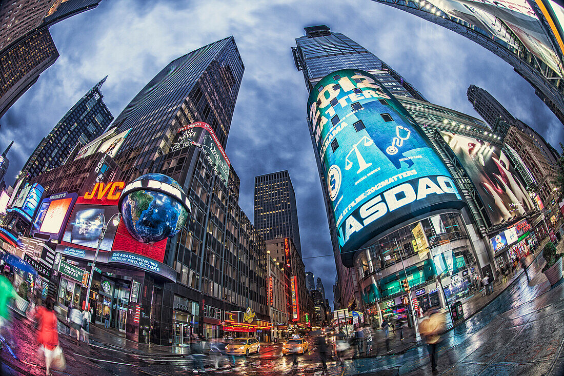 Times Square in der Abenddämmerung, 42th, Broadway, Manhattan, New York City, New York, USA