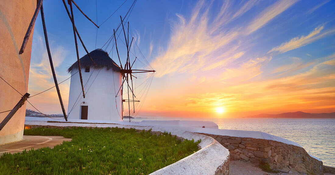 Windmills of Mykonos Town, Mykonos, Cyklades, Greece