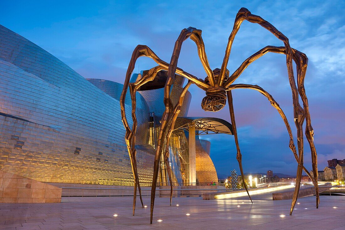 Guggenheim museum, Bilbao, Bizkaia, Spain