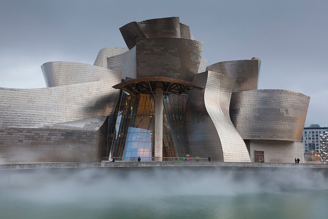 Guggenheim museum, Bilbao, Bizkaia, Spain