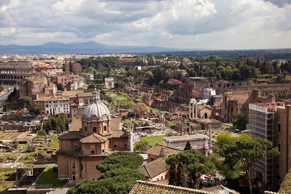 Roman Forum, the Colosseum and Basilica Emilia seen from the Altar of the Fatherland, Rome, Lazio, Italy, Europe