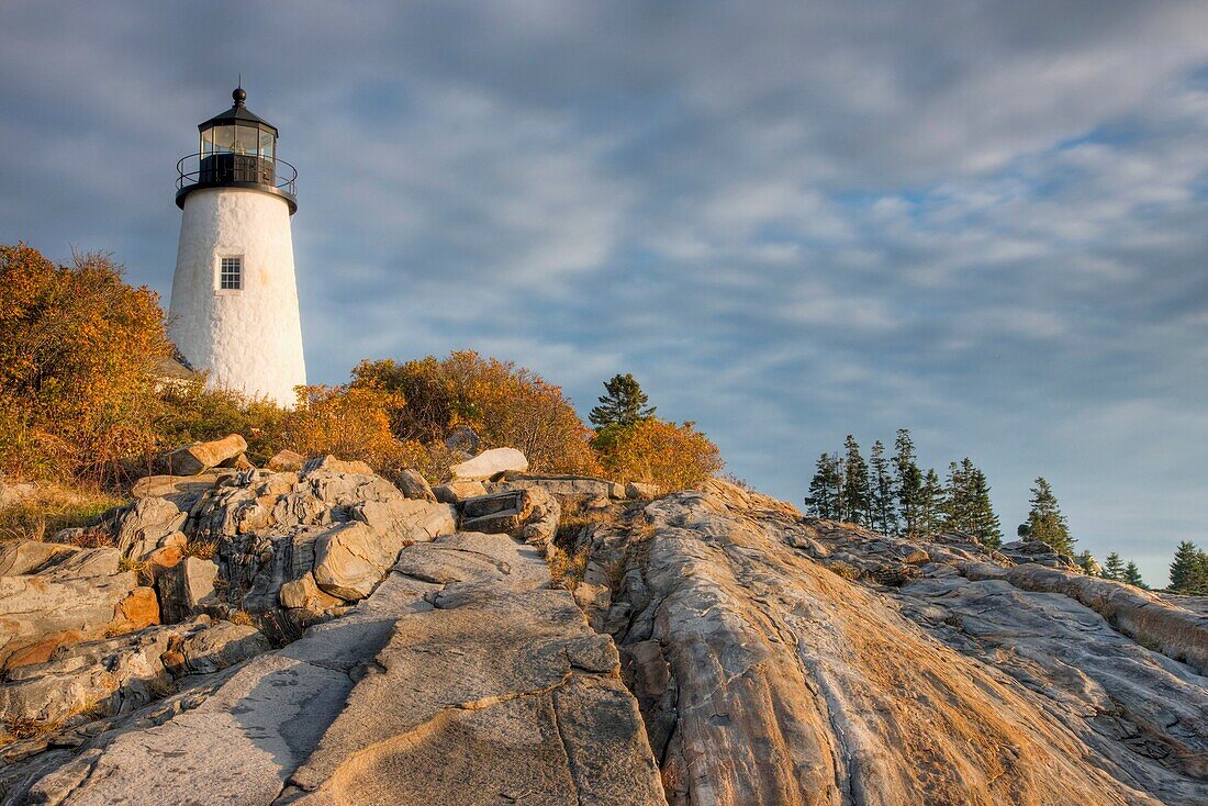 The Pemaquid Point Lighthouse perched on fantastic rock formations, Bristol, Maine, USA