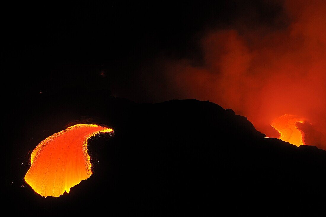 River of molten lava flowing to the sea, Kilauea Volcano, Big Island, Hawaii Islands, Usa