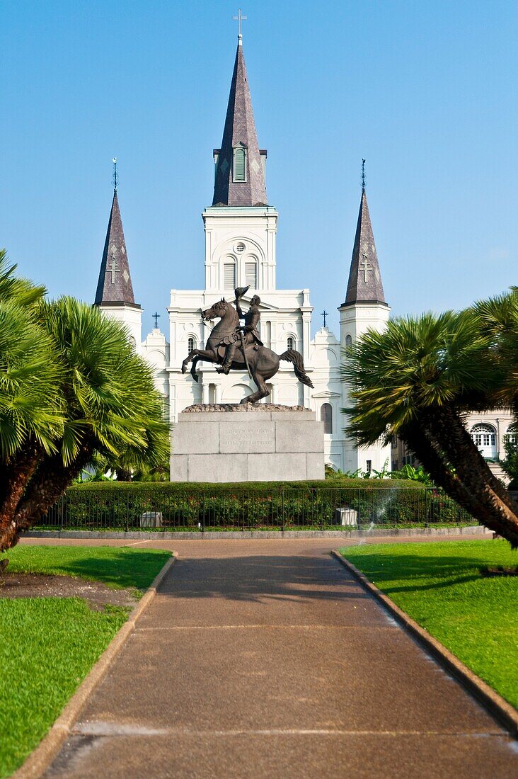 Bronze statue of Andrew Jackson with St  Louis Cathedral behind  Jackson Square New Orleans