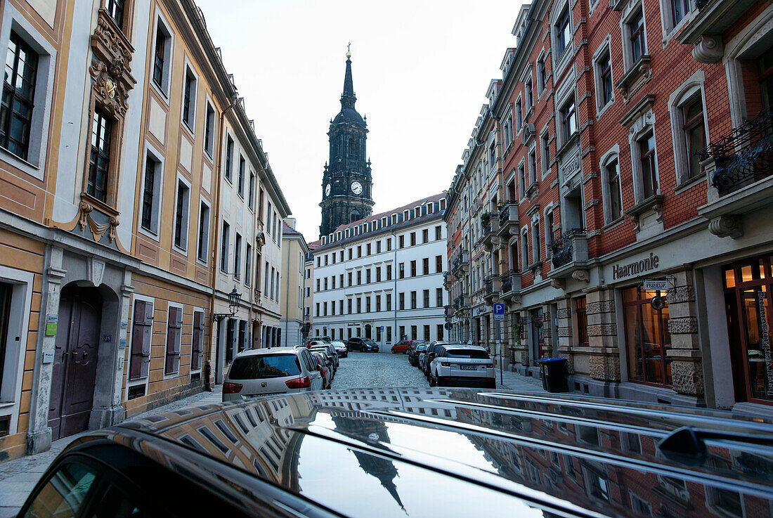 Blick auf Rähnitzgasse und Turm der Dreikönigskirche, Dresden-Neustadt, Dresden, Sachsen, Deutschland, Europa