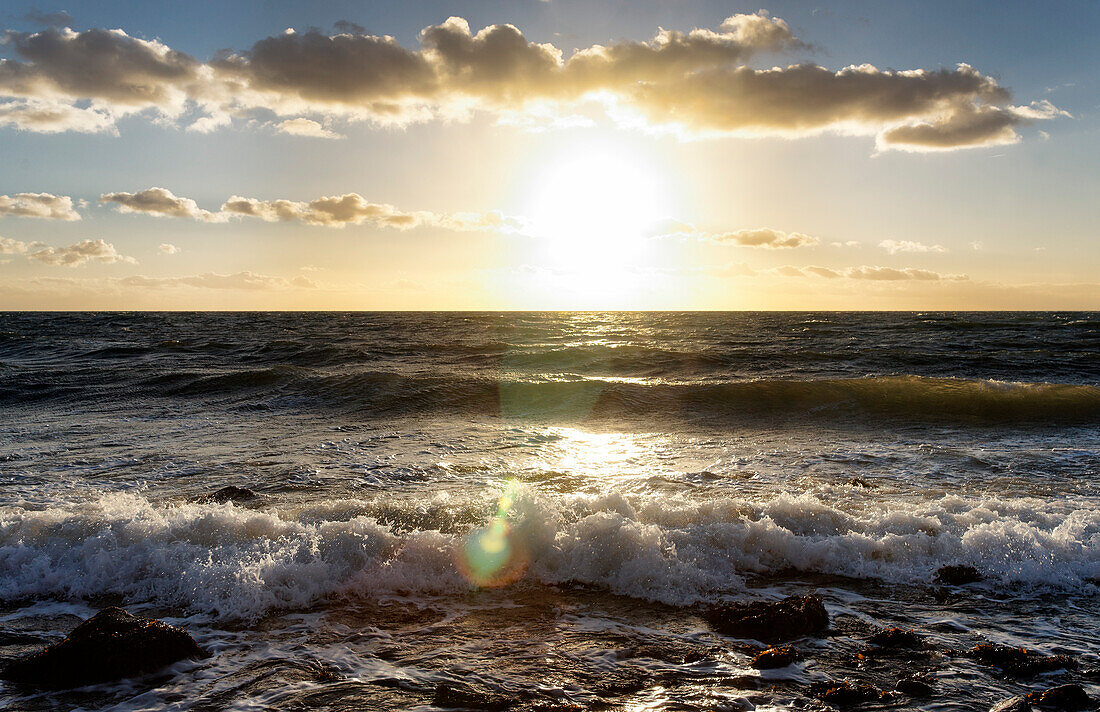 Sonnen und Wolken über der Ostsee, Bagenkop, Insel Langeland, Dänemark, Europa