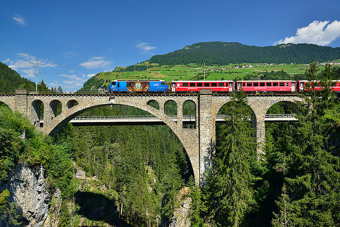 Rhaetian Railway driving over Solis Viaduct, Solis-Viaduct, Rhaetian Railway, Albulabahn, UNESCO World Heritage Site Rhaetian Railway, Grisons, Switzerland