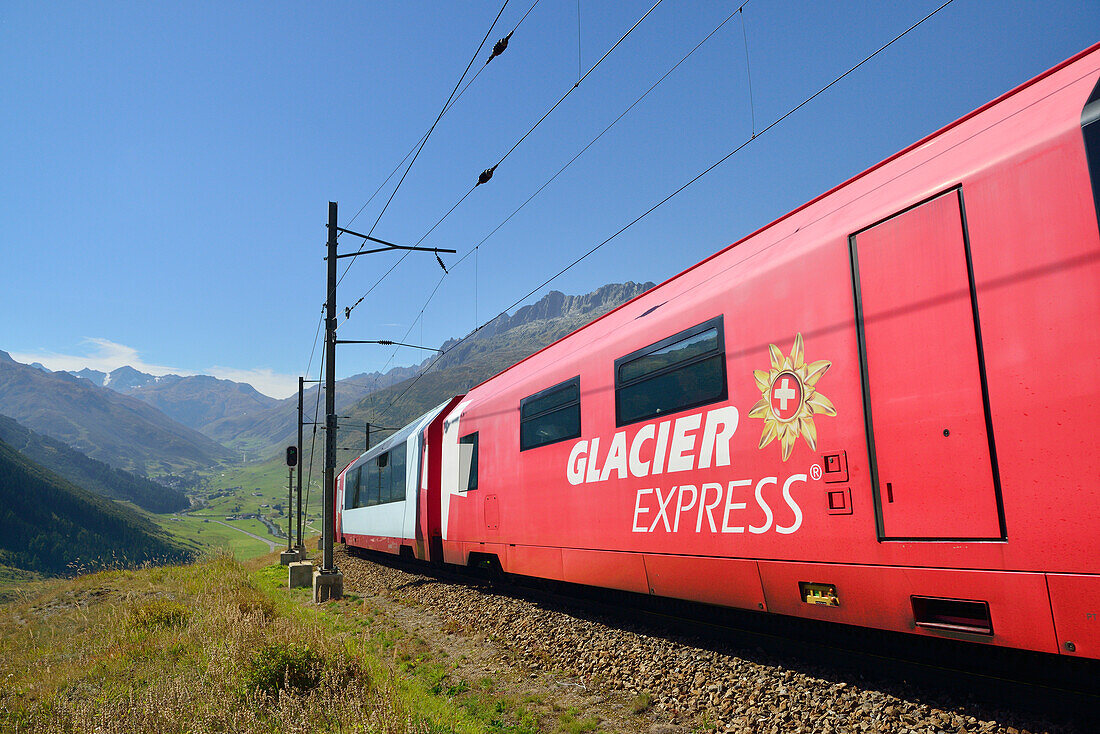 Glacier Express, Matterhorn Gotthard railway, Oberalp Pass, Andermatt, Uri, UNESCO World Heritage Site Rhaetian Railway, Rhaetian Railway, Switzerland