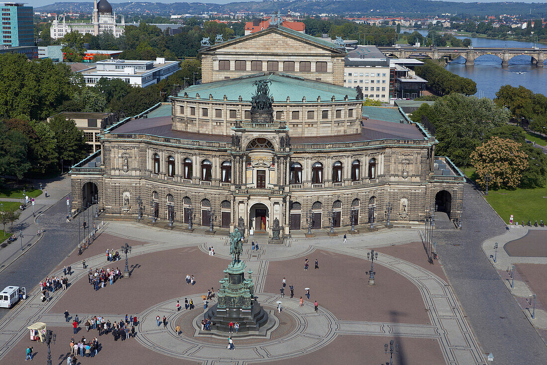 Blick auf die Semperoper, Opernhaus der Sächsischen Staatsoper, Dresden, Sachsen, Deutschland, Europa