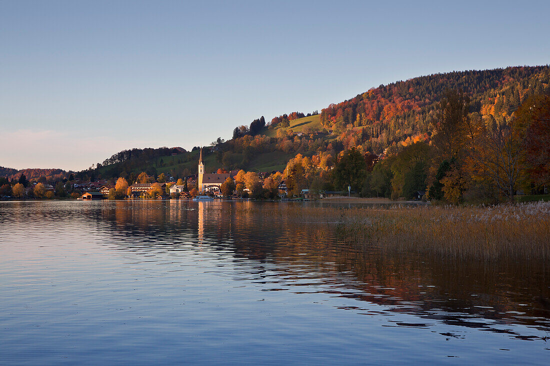 Blick über den Schliersee, Oberbayern, Bayern, Deutschland, Europa