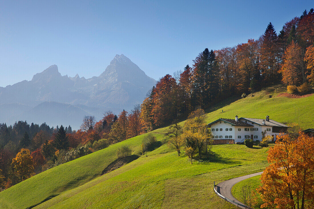 Bauernhof bei Maria Gern, Blick zum Watzmann, Berchtesgadener Land, Nationalpark Berchtesgaden, Oberbayern, Bayern, Deutschland, Europa