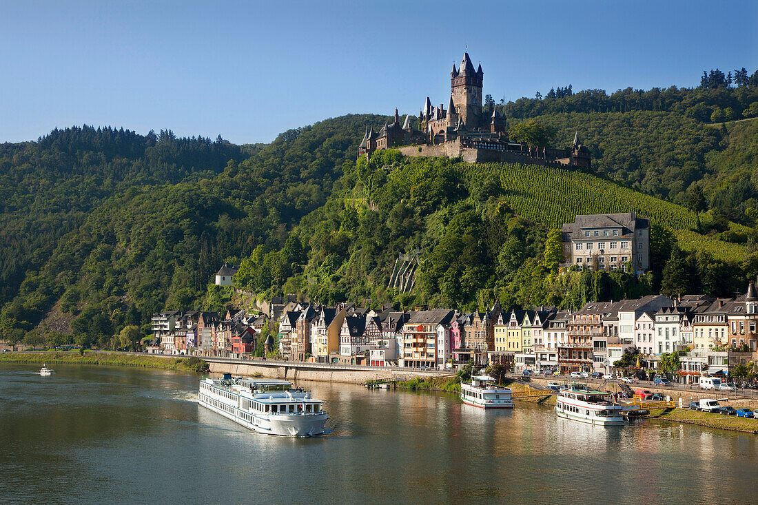 Excursion ships, Reichsburg near Cochem, Mosel river, Rhineland-Palatinate, Germany