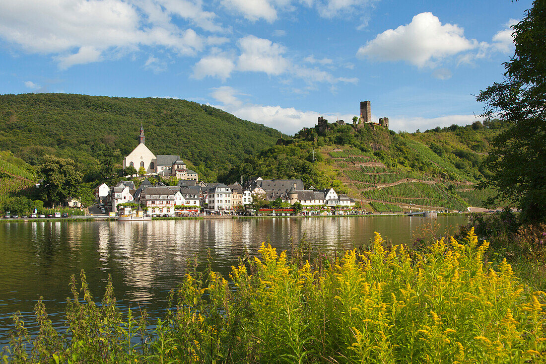 Beilstein mit Burg Metternich, Mosel, Rheinland-Pfalz, Deutschland