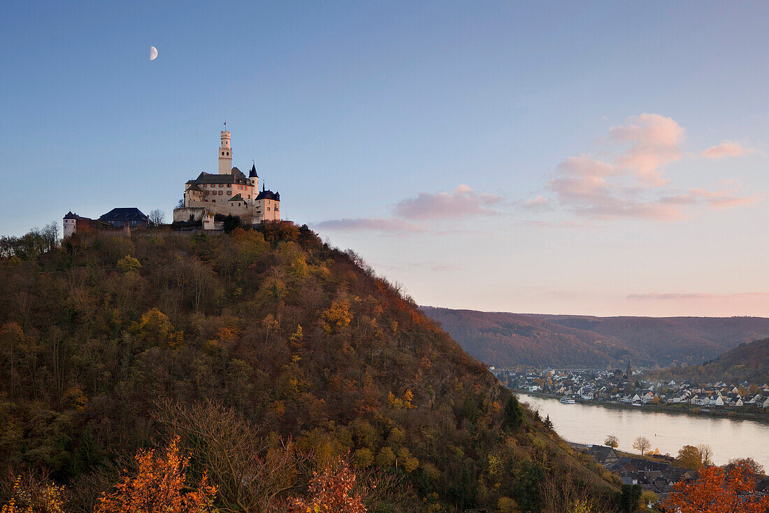 Marksburg castle, near Braubach, Rhine river, Rhineland-Palatinate, Germany