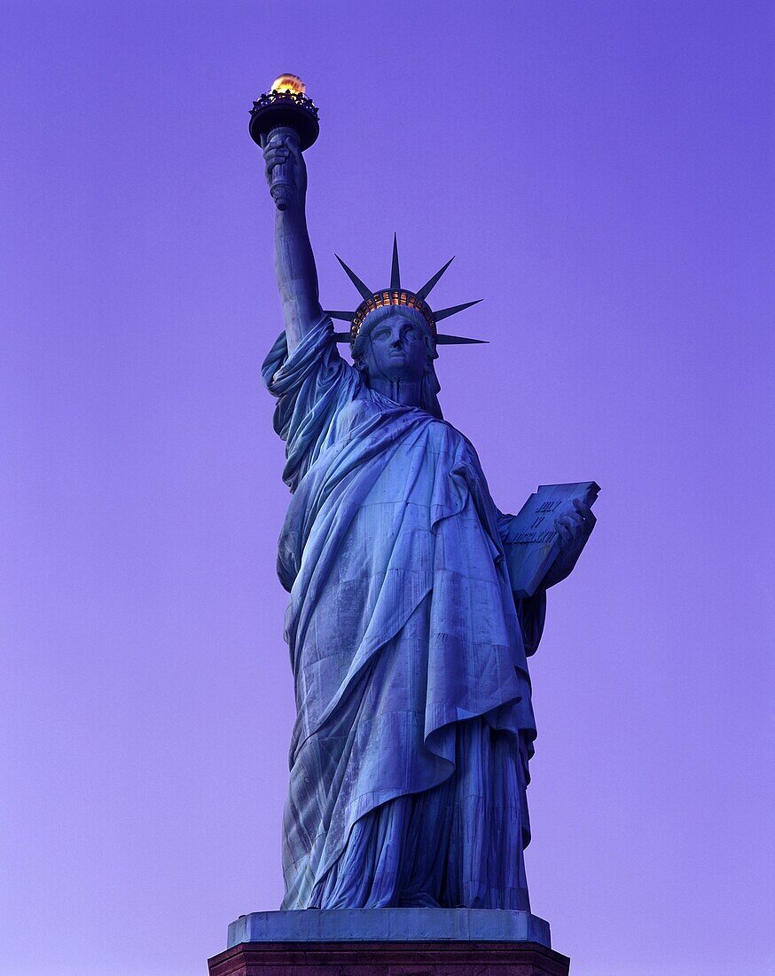 STATUE OF LIBERTY NATIONAL MONUMENT LIBERTY ISLAND NEW YORK HARBOR NEW YORK CITY USA