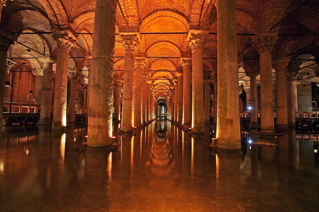 Yerebatan Sarayi, underground cistern  Istanbul  Turkey.