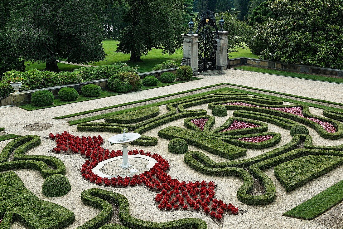 Boxwood Garden, Nemours Mansion and Gardens, Wilmington, Delaware, USA