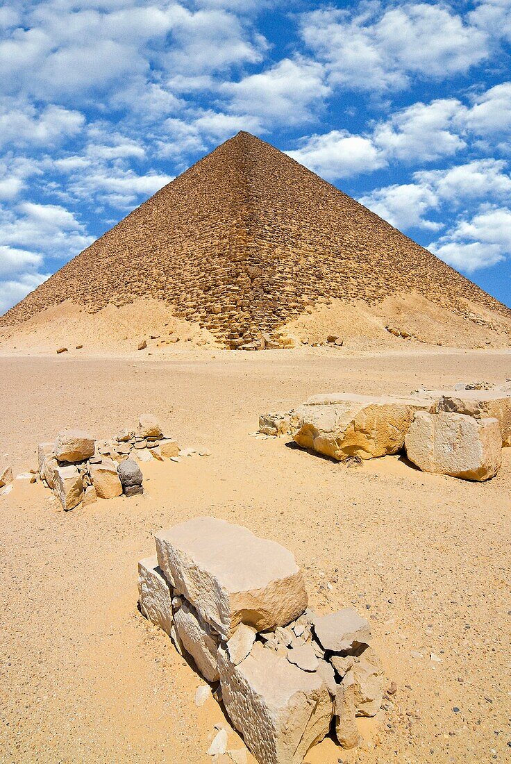 The Red Pyramid Senefru or Snefru Pyramid, Dahshur, UNESCO World Heritage Site, near Cairo, Egypt, North Africa, Africa