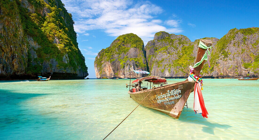Thailand, Phang Nga, Maya Bay on Phi Phi Leh Island, Andaman Sea