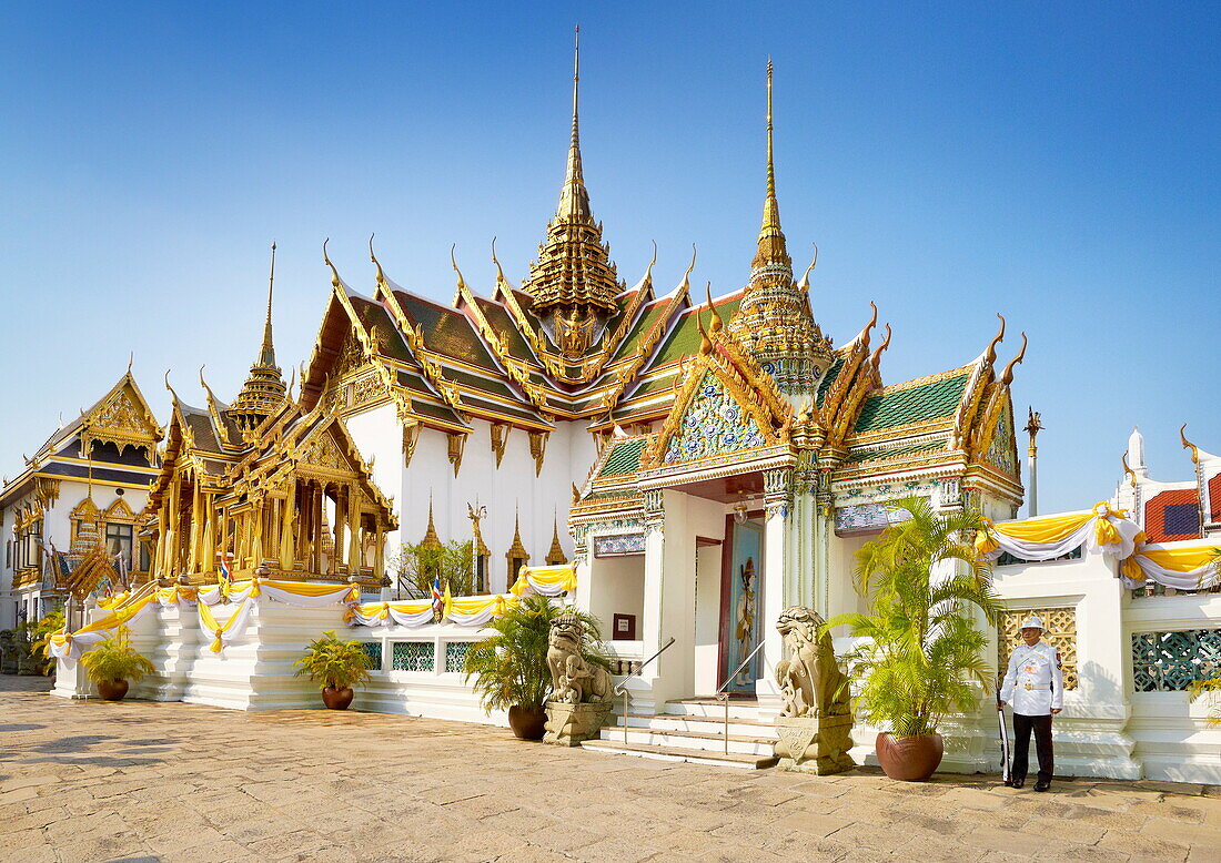 Thailand, Bangkok, Grand Palace, Dusit Maha Prasat-Throne Hall