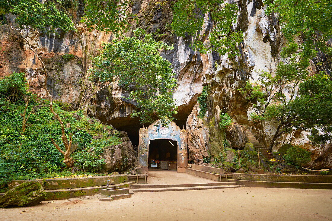 Thailand, Phang Nga Province, Wat Suwan Kuha Cave Temple, entrance to the cave