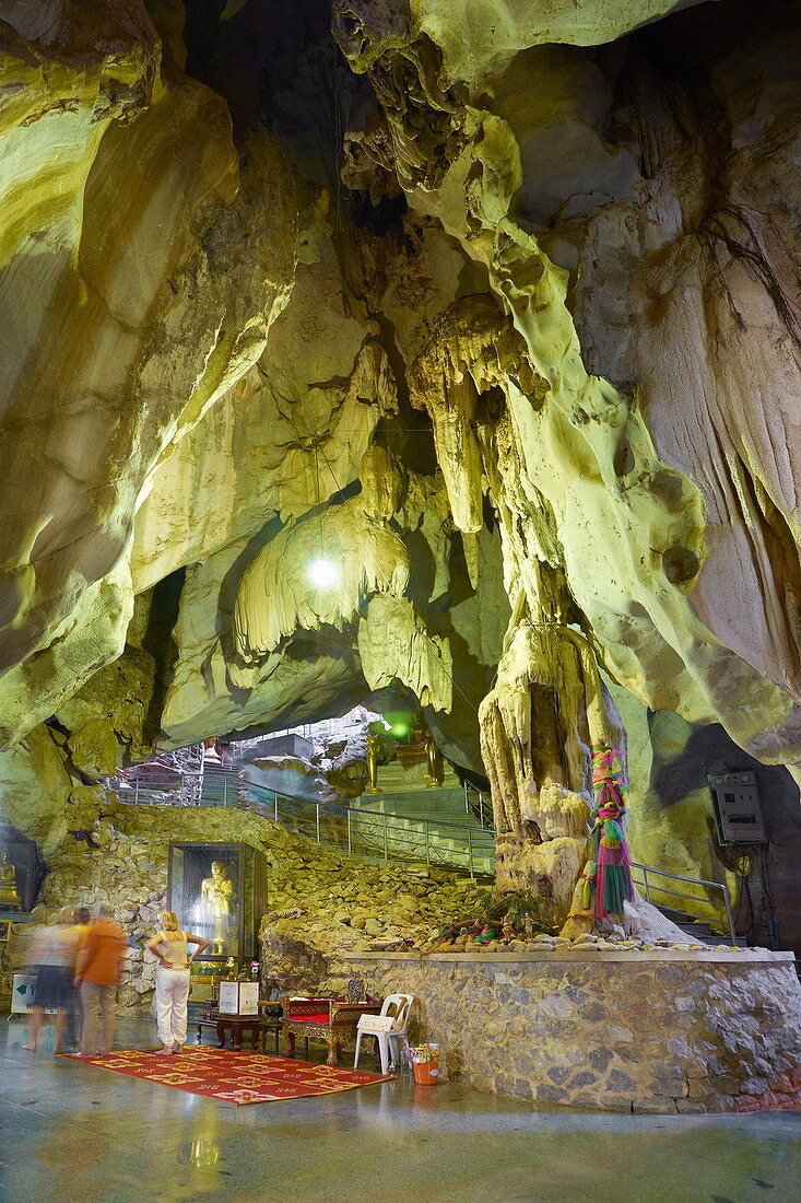 Thailand, Khao Yoi Buddhist Cave Temple, infiltrative forms of limestone