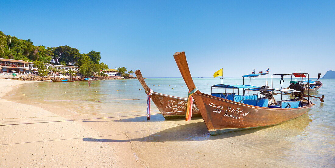 Thailand, Phi Phi Island, Phang Nga Bay, long tail boats at the port