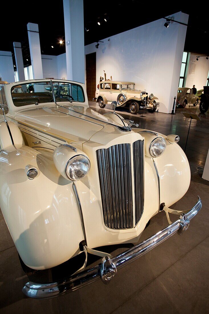 Packard USA - 1939 ´Knight of the White House´  Malaga car museum, Malaga, Costa del Sol, Andalusia, Spain