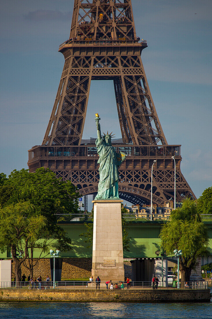 France, Europe, travel, Paris, City, Eiffel Tower, Statue, Liberty, Seine, River, architecture, art, artistic, history, monumental, symbol, landmark, tourism,. France, Europe, travel, Paris, City, Eiffel Tower, Statue, Liberty, Seine, River, architecture,