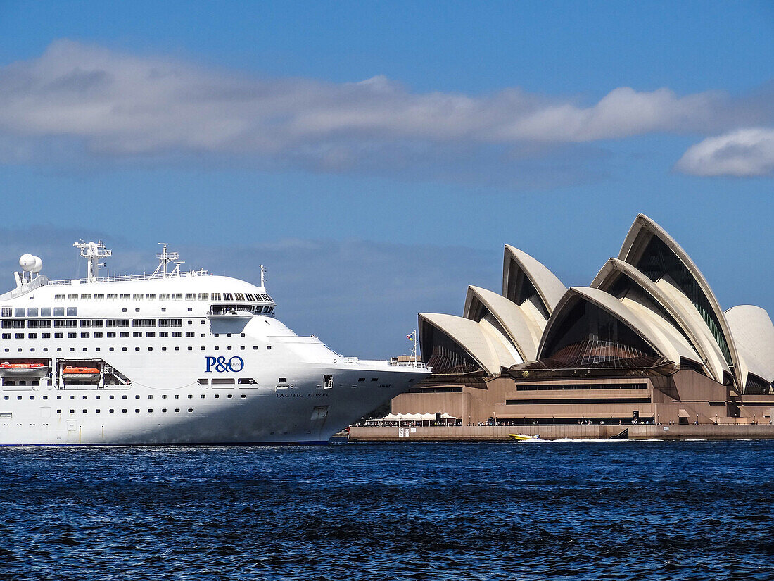 Bennelong Point, NSW, New South Wales, Sydney, Opera House, architecture, cruise ship, tourism, tourist attraction. Bennelong Point, NSW, New South Wales, Sydney, Opera House, architecture, cruise ship, tourism, tourist attraction
