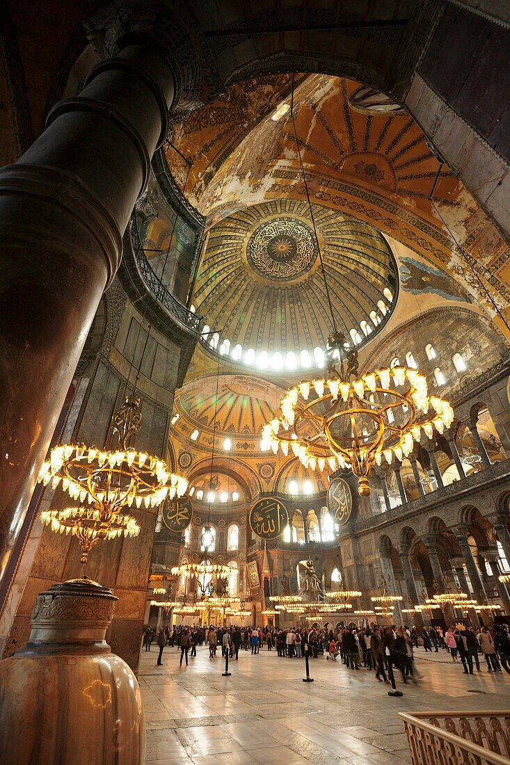 Santa Sofia, Kirche der Heiligen Weisheit, VI. Jahrhundert, Sultanahmet, Istanbul, Türkei Asien