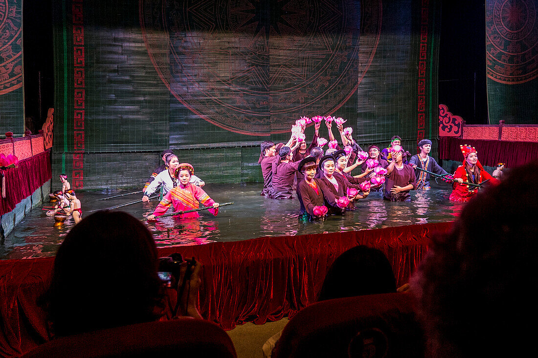 Traditionelles Wasserpuppentheater in Hanoi, Vietnam, Asien