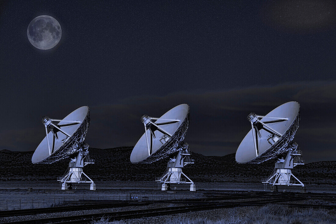 The VLA at Socorro is one of the world's premier astronomical radio observatories.  Antennae in rows.