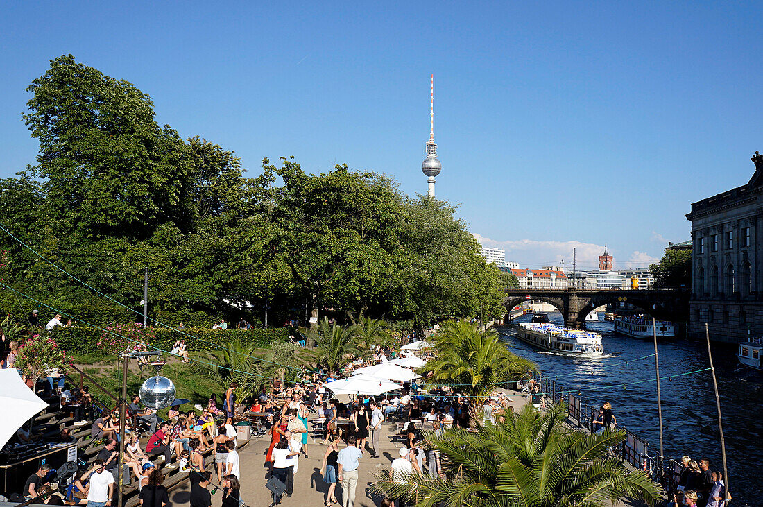 Beach Bar with palm trees next to the Spree River, Mitte, Tango Dance, Alex, Berlin, Germany