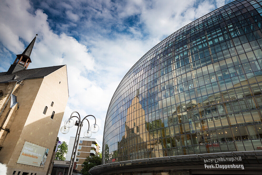 The Weltstadthaus, global city building, housing a department store in Köln, was designed by Renzo Piano and completed in 2005. It covers up a main traffic artery, the Nord-Süd-Fahrt, and faces Europe's most frequented shopping mile, the Schildergasse. Th