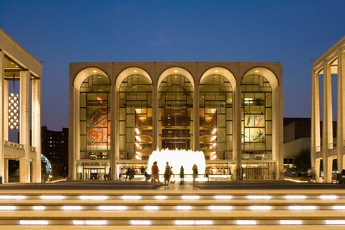 Metropolitan Opera House at Lincoln Center for the Performing Arts, Manhattan, New York City, New York, North America, USA