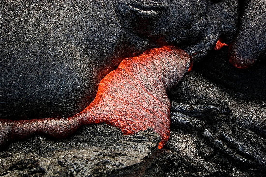 Hawaii, Big Island, Hawaii Volcanoes National Park, Molten lava from Kilauea Volcano