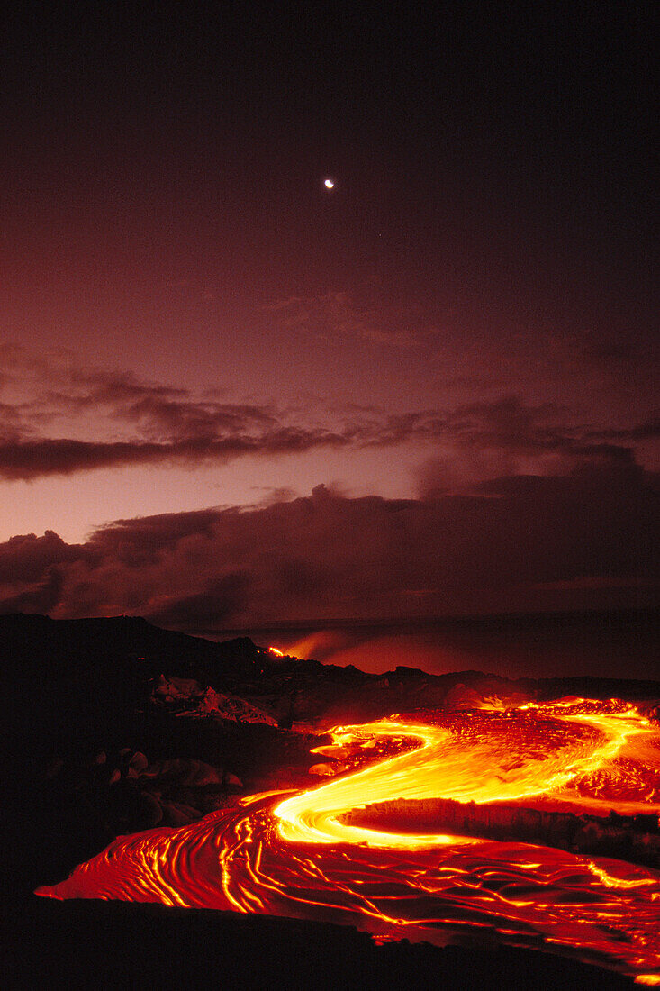Hawaii, Big Island, Hawaii Volcanoes National Park, moon over lava flow at dawn