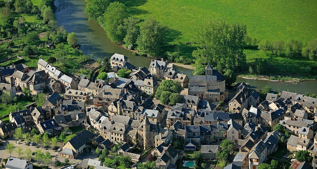 France, Aveyron (12), Saint-Eulalie d'Olt, town labeled most beautiful villages in France, located on the banks of the Lot (aerial photo)