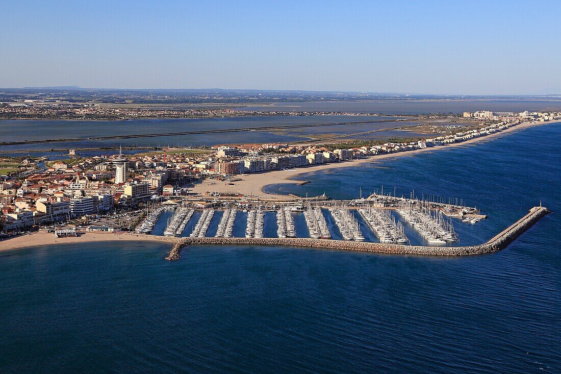 France, Hérault (34), Palavas les Flots, seaside resort, the Mediterranean (aerial photo)