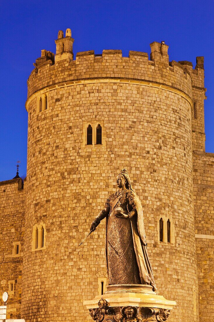 England,Berkshire,Windsor,Windsor Castle,Queen Victoria Statue