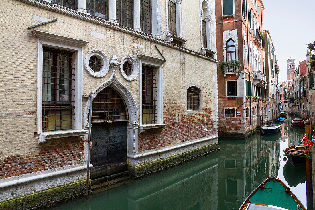 Canal with boats, Venice, Venetia, Italy, Europe
